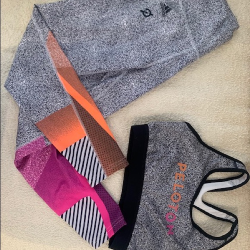 Peloton M sports bra, S legging as a set.